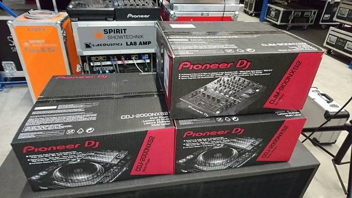 Buy Brand New Pioneer DDJ-SZ Serato DJ Controller 